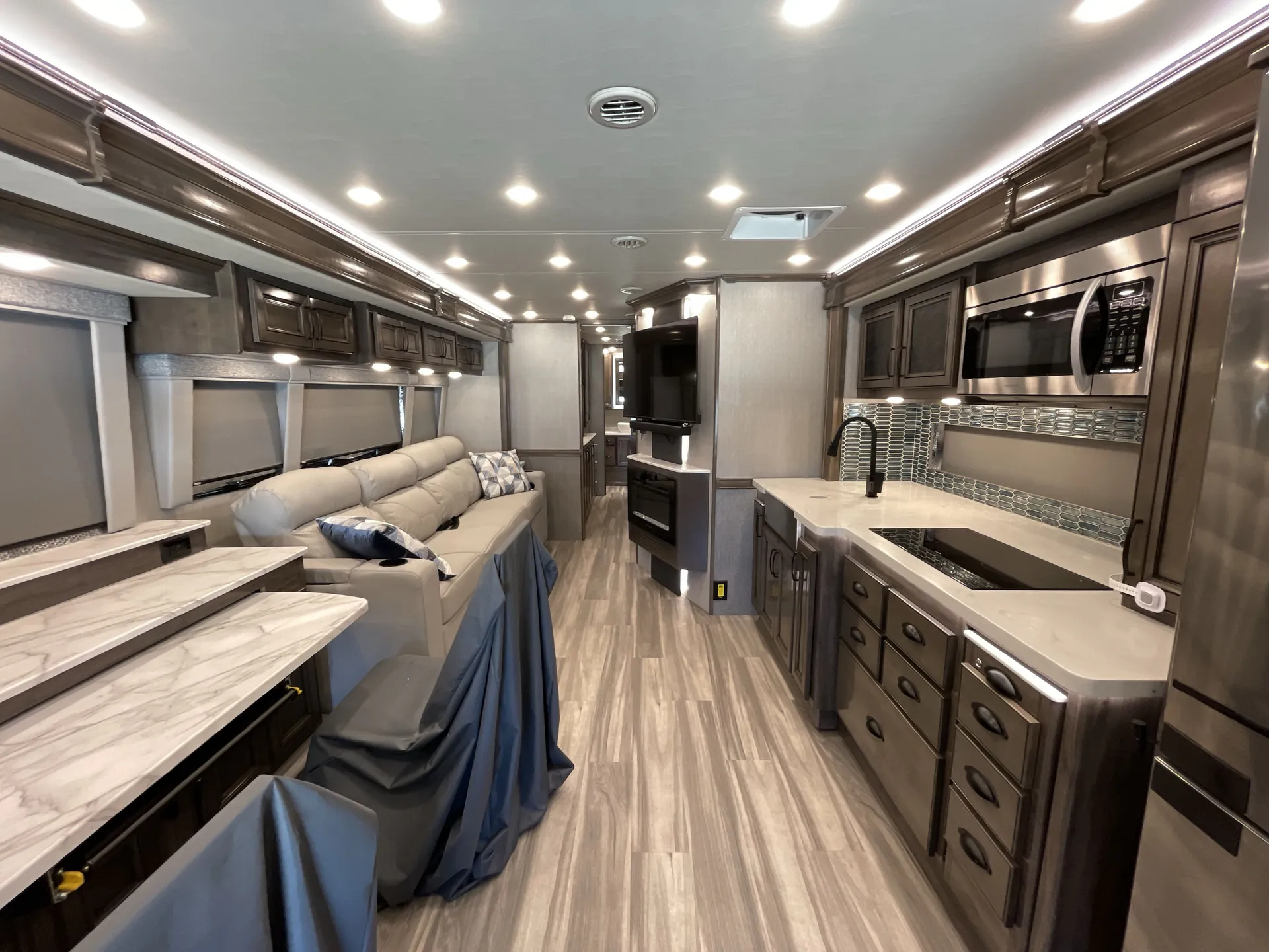 2023 Fleetwood Frontier 36SS — campside