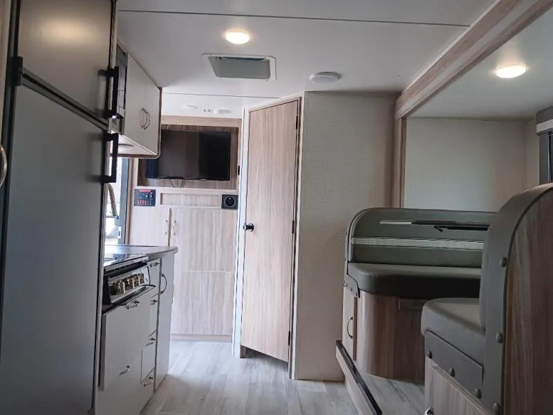 2022 Winnebago Micro Minnie 1808FBS - Photo 4