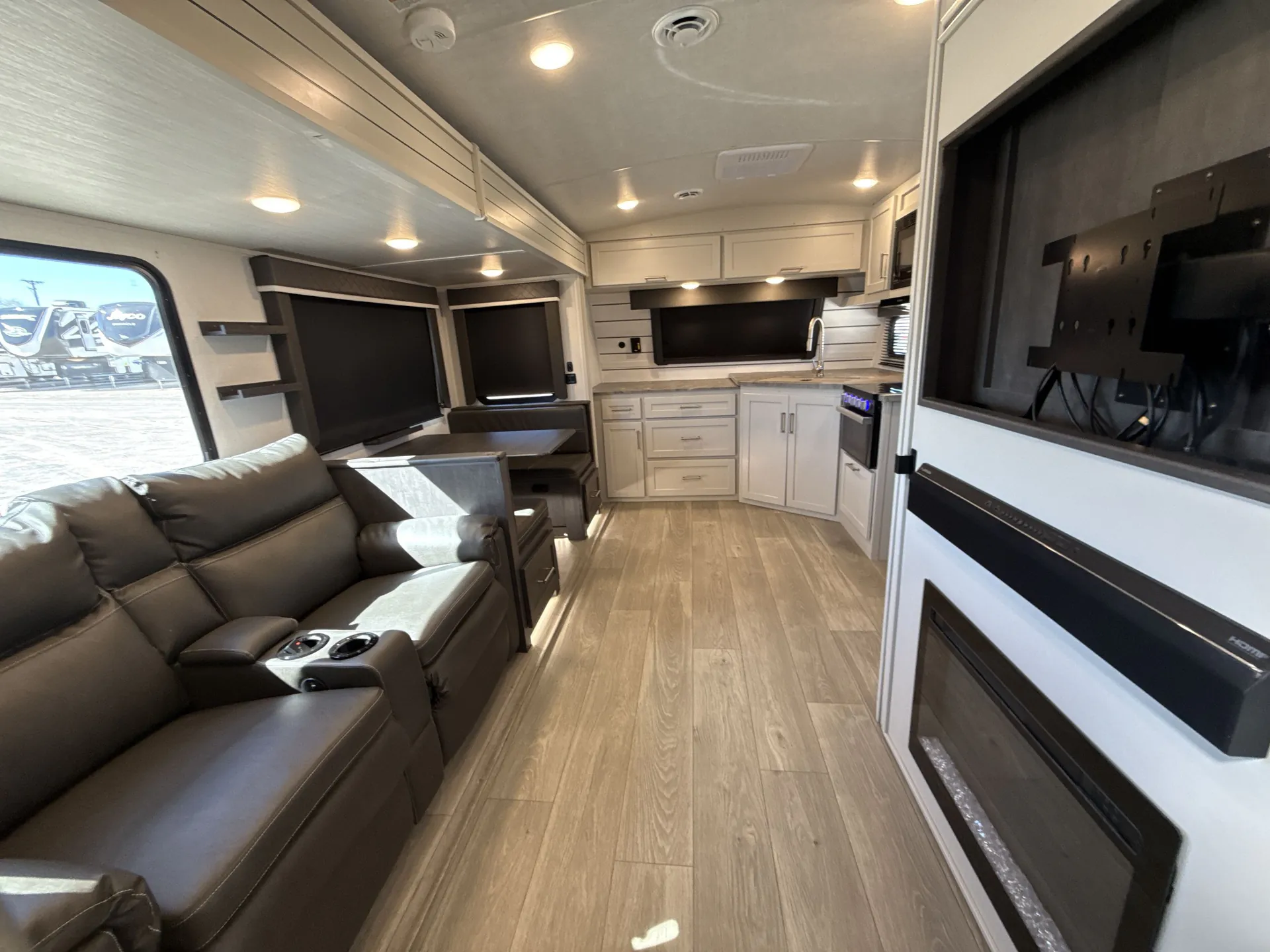 2025 Keystone Cougar Half-Ton 25FKDWE — living area main