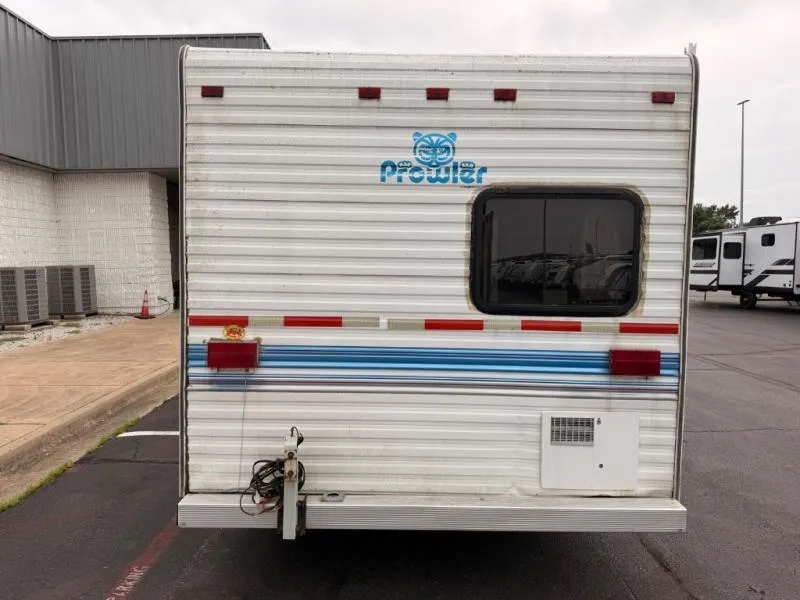 1995 Fleetwood RV Prowler 24C - Photo 3