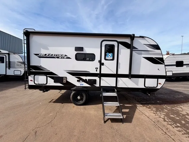 2026 Jayco Jay Feather Air 18FBS - Photo 3