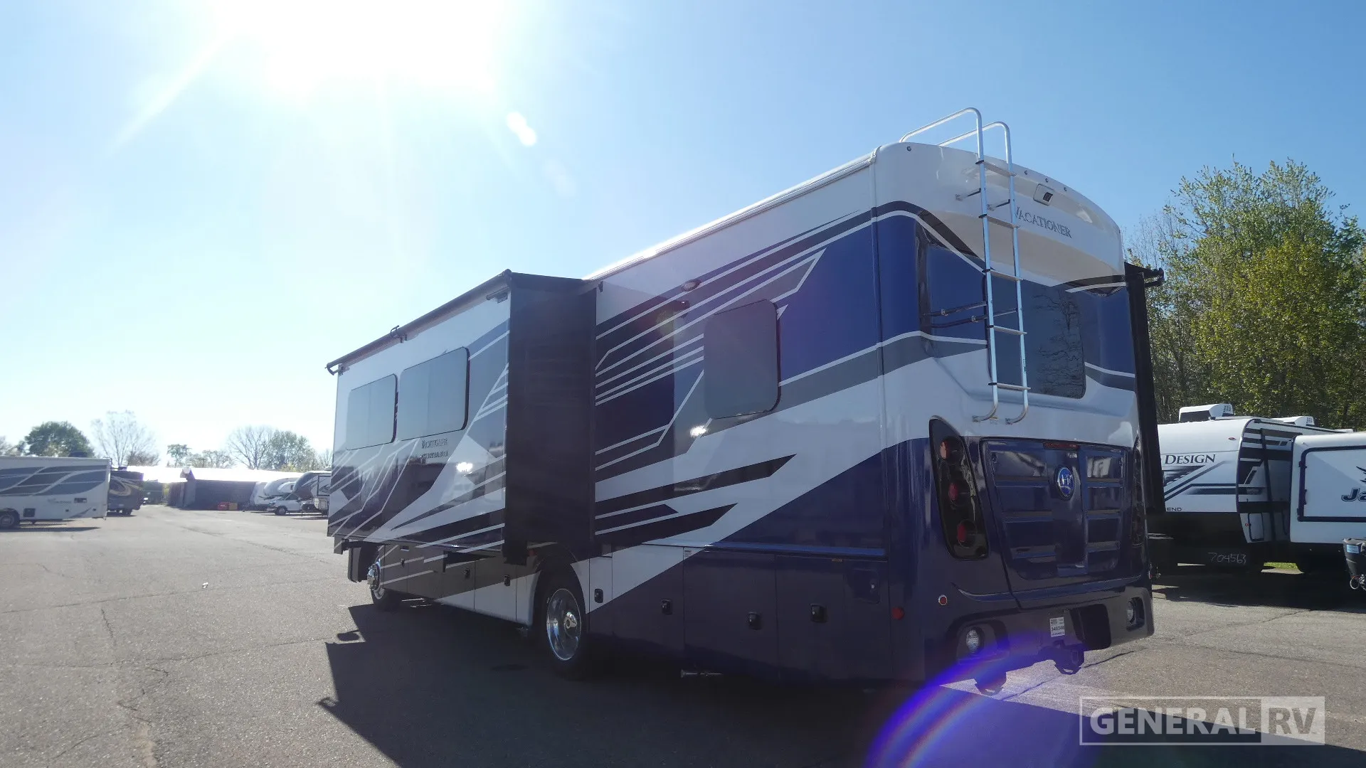 2026 Holiday Rambler Vacationer 33C - Photo 4