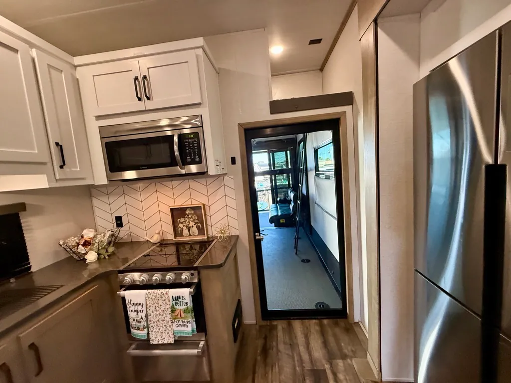 2022 Keystone Raptor 423, Photos photo 55