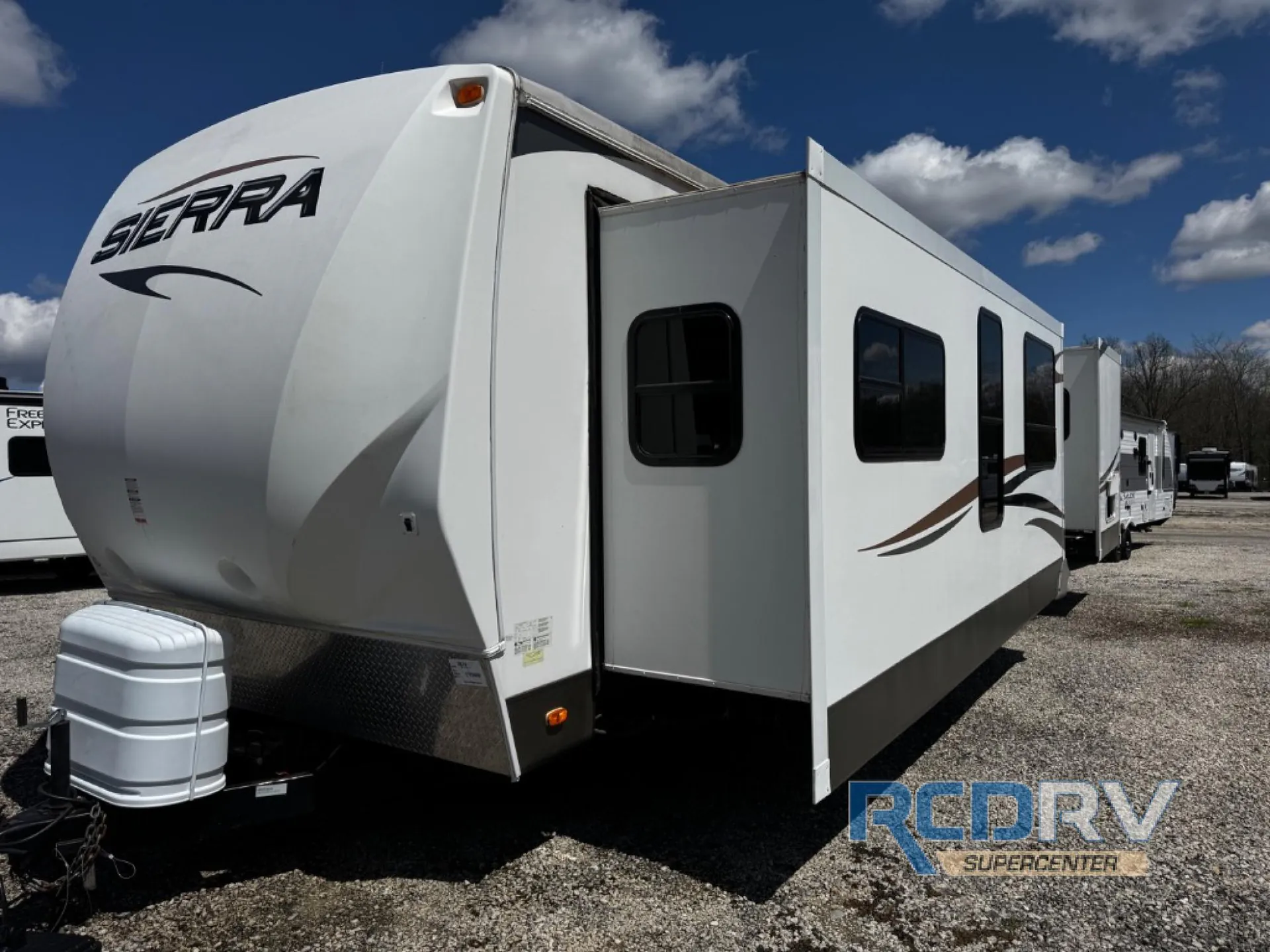 2011 Forest River Sierra 361FL - Photo 4