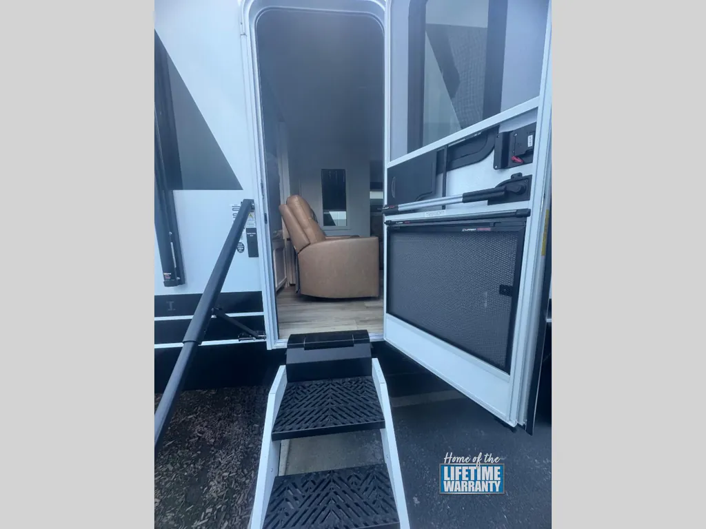 2026 Brinkley Model I 294, Photos photo 5