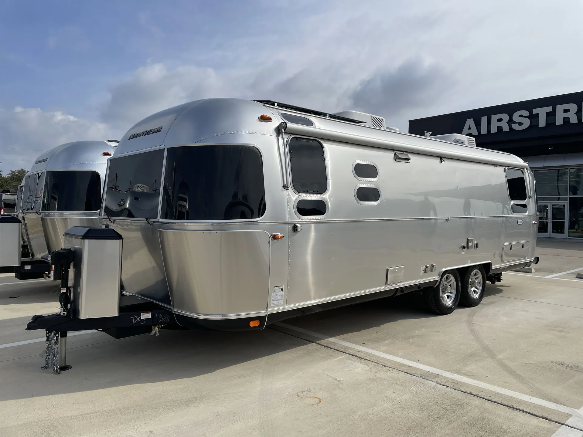 2026 Airstream Classic 30RB Twin - Photo 3