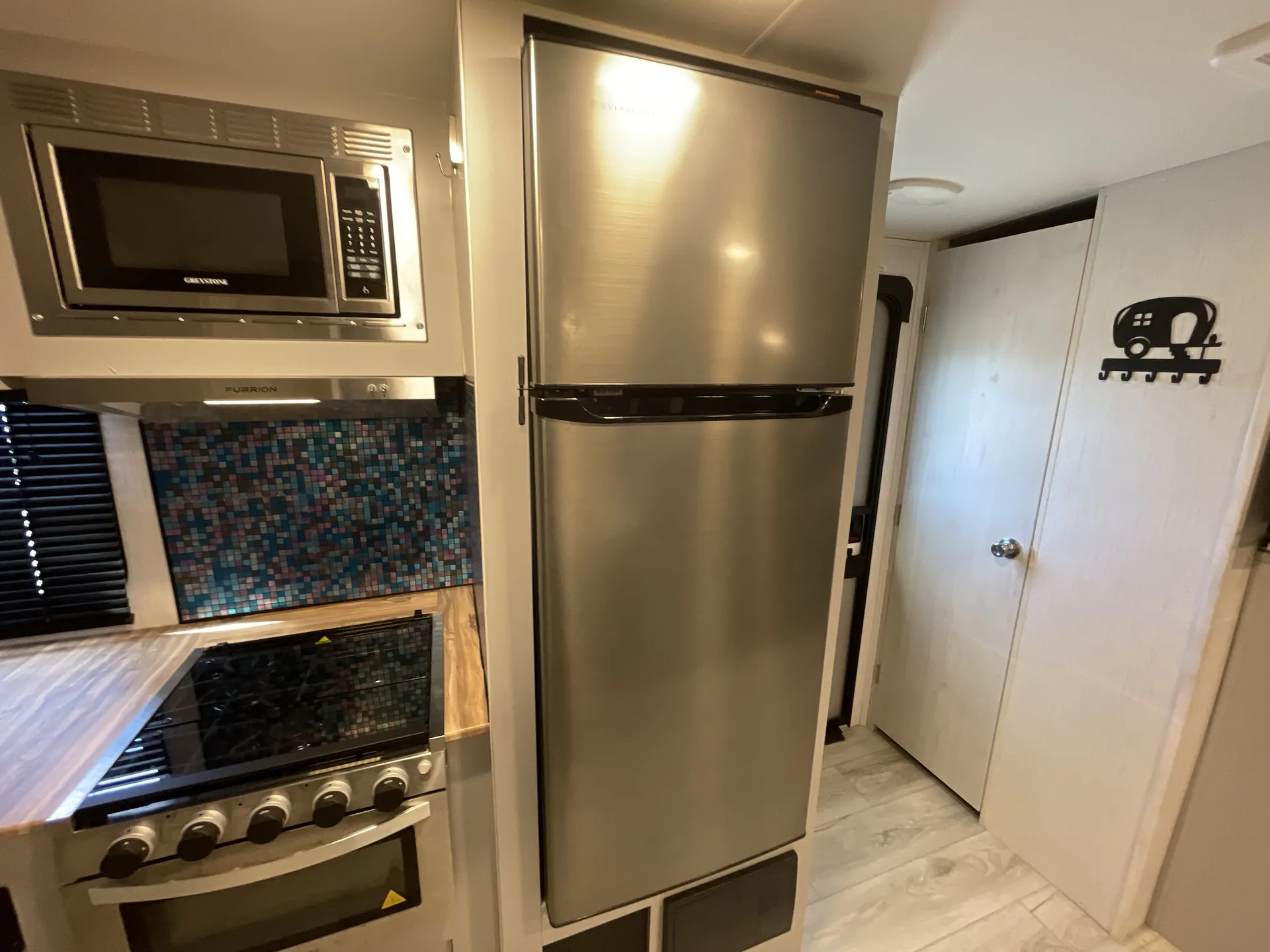 2023 Heartland North Trail Ultra-Lite NT 26FKDS dealer photo 8 from Camping World