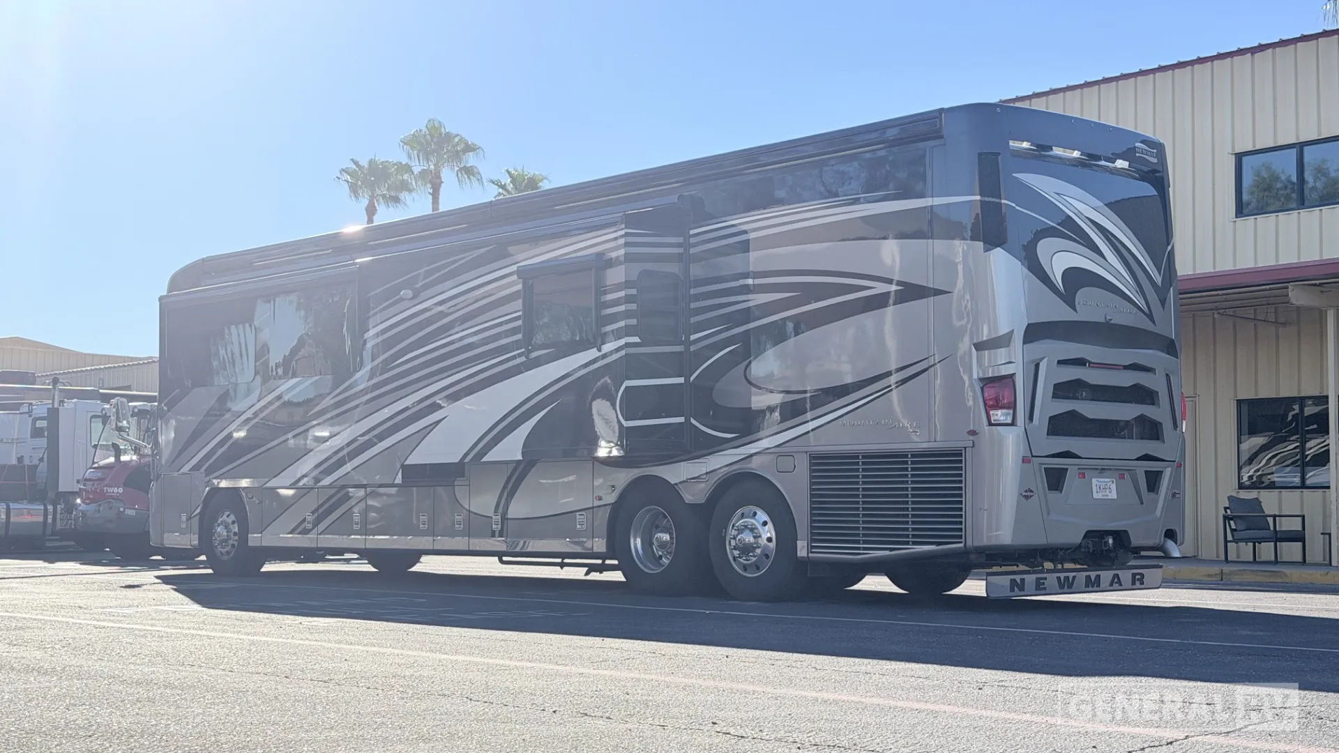 2022 Newmar Mountain Aire 4551 - Photo 4