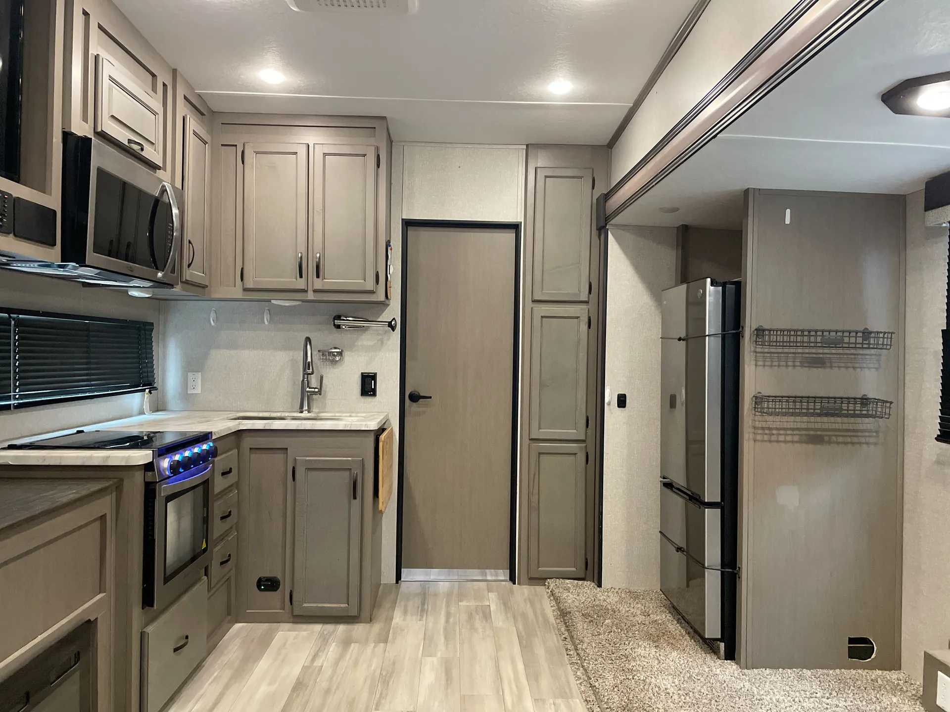 2022 Coachmen Chaparral 355FBX — living area main