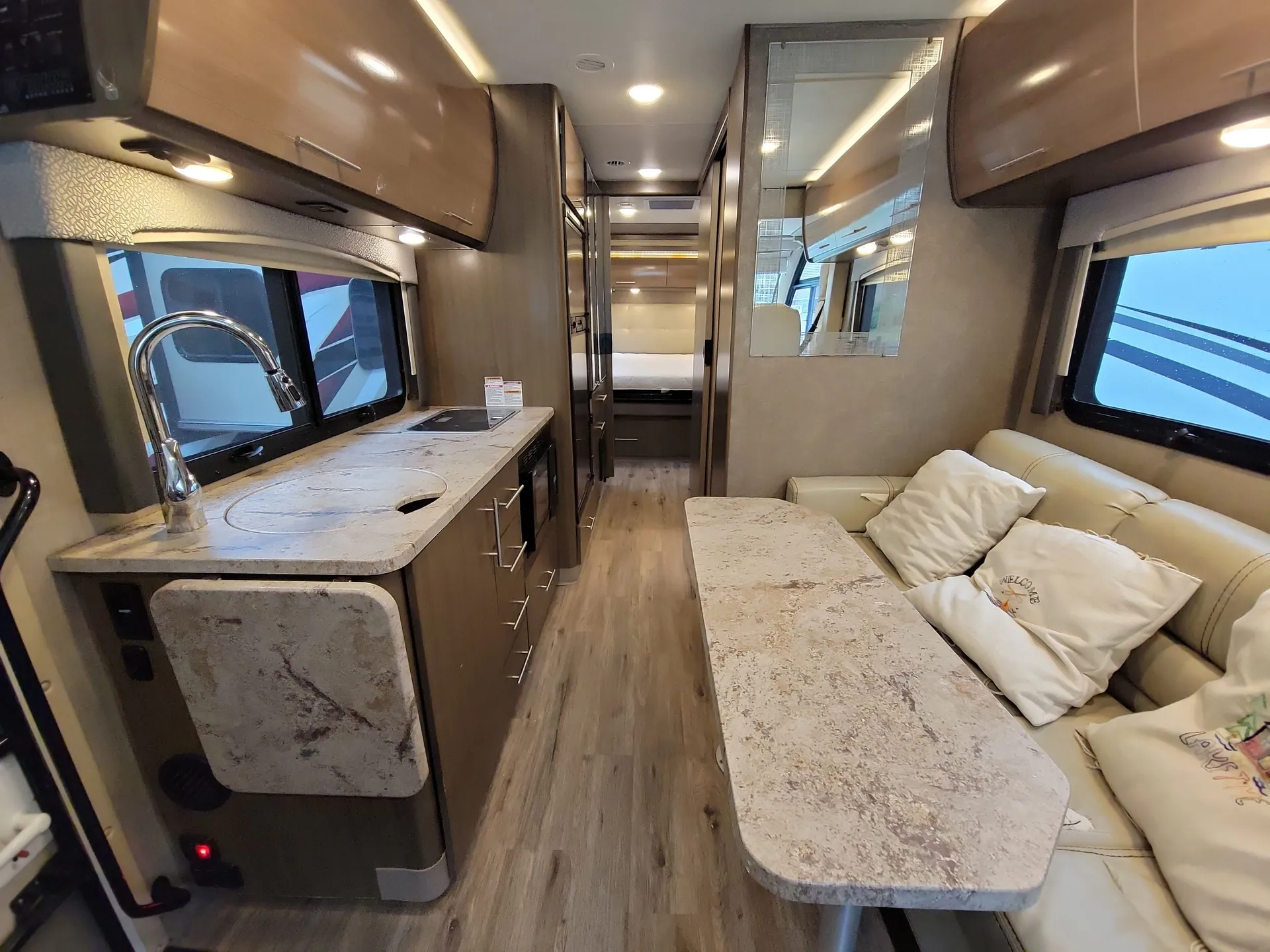 2017 Thor Motor Coach Vegas 252 — living area main