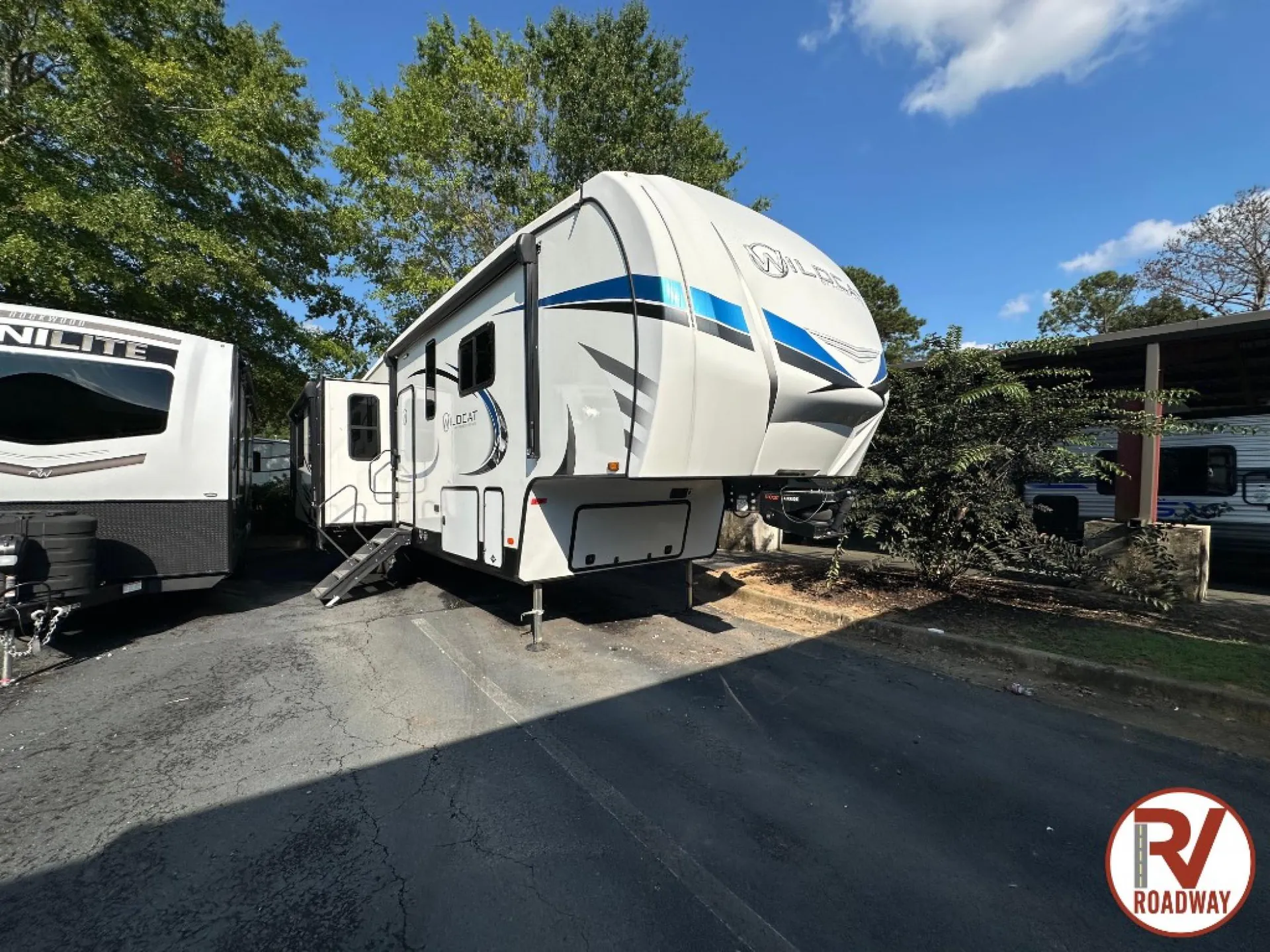 2021 Forest River Wildcat 336RLS - Photo 3