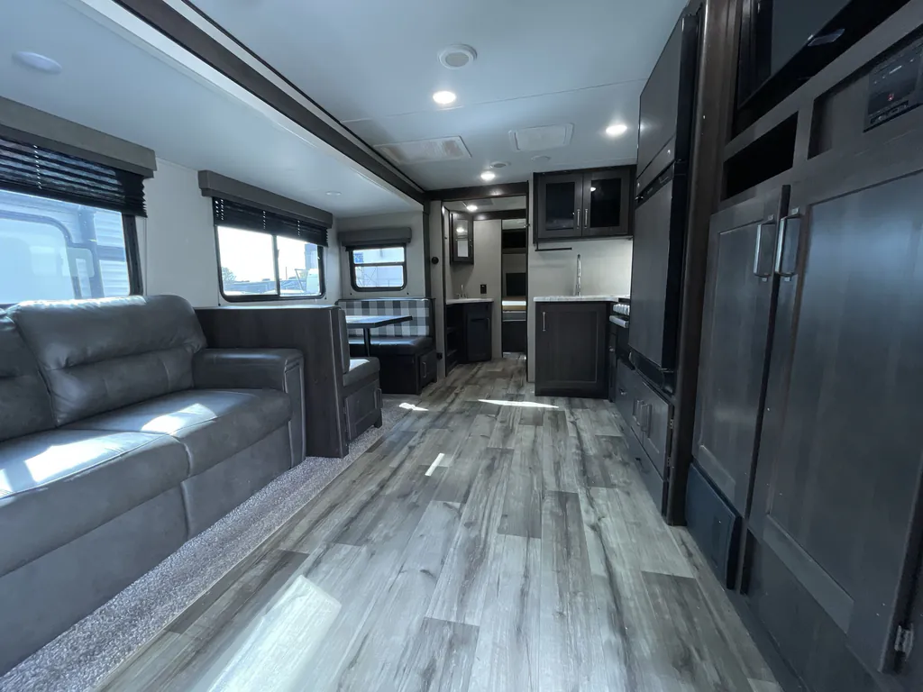 2023 Grand Design Transcend Xplor 321BH, Photos photo 2