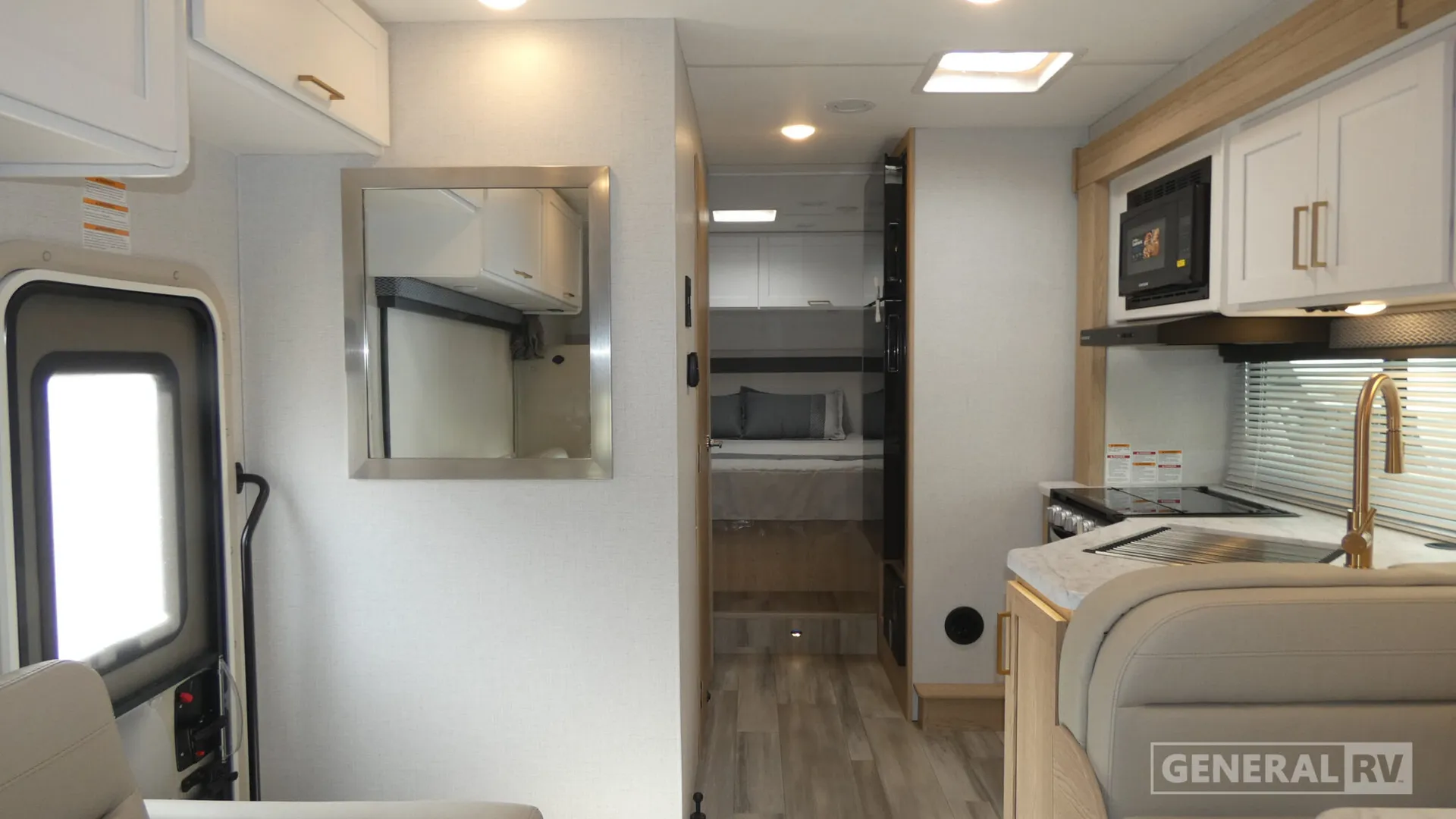 2026 Thor Motor Coach Four Winds 28Z - Photo 3