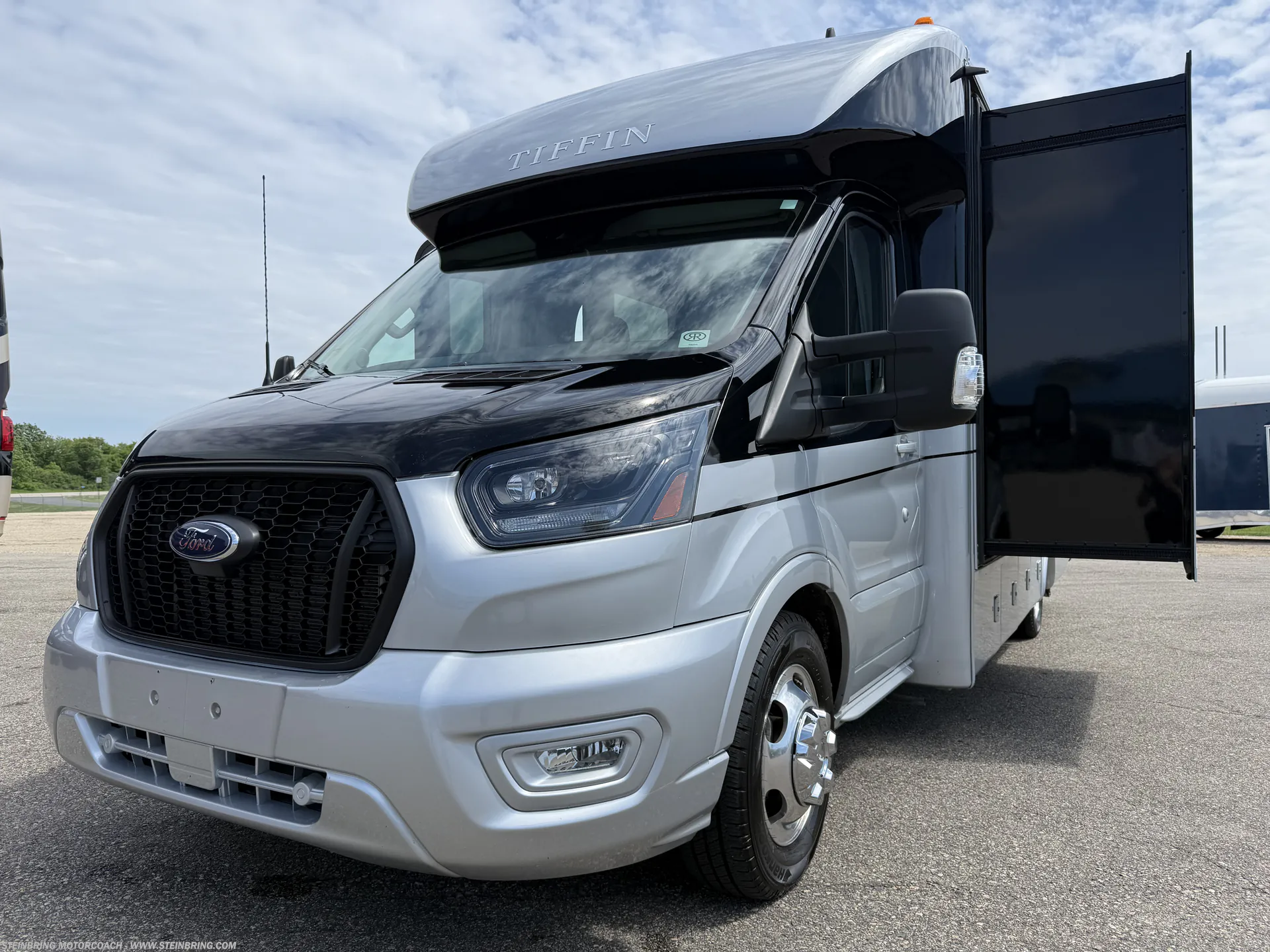 2023 Tiffin Midas 24 MT - Photo 2