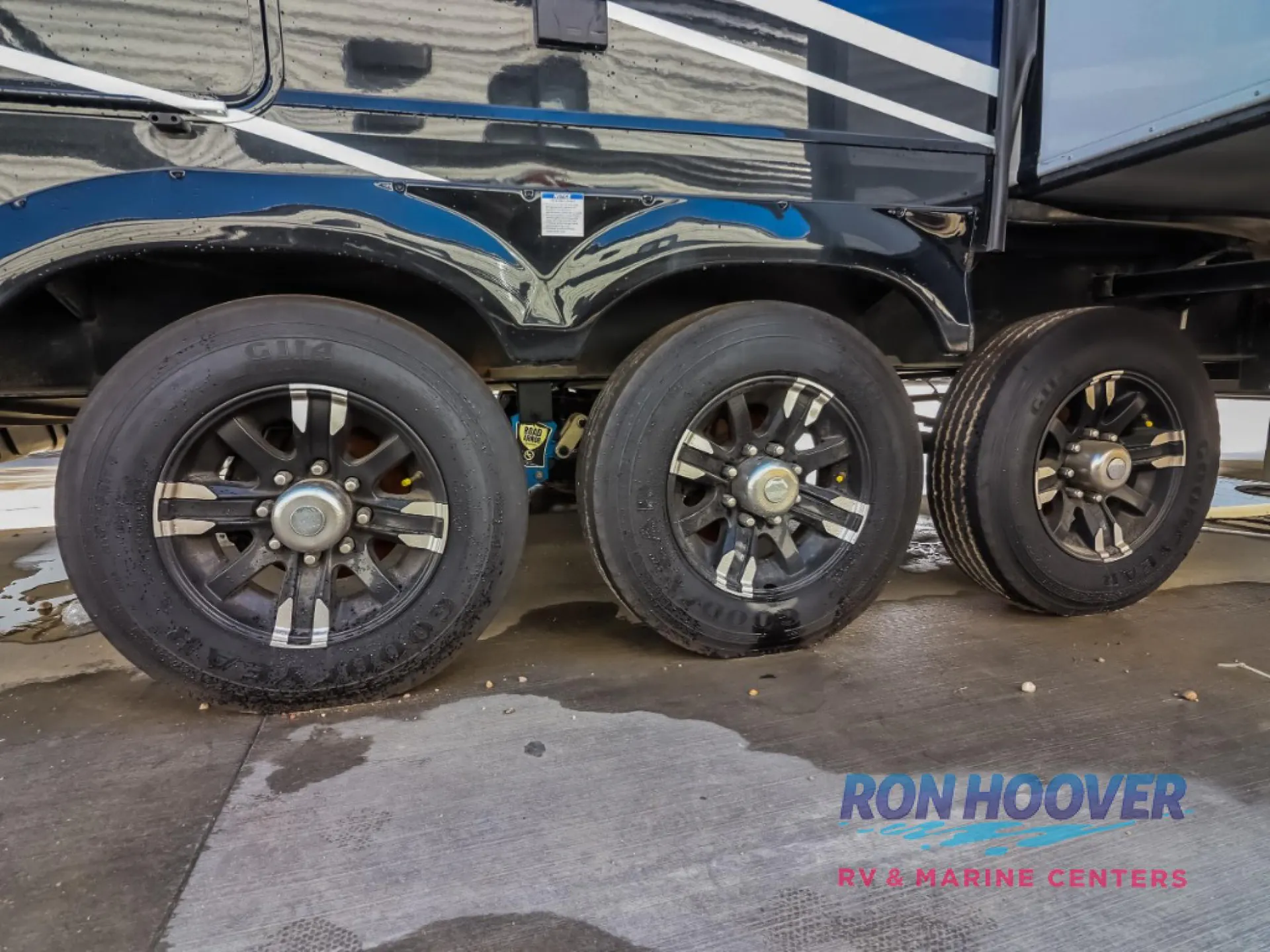 2024 Forest River RiverStone 421FK - Photo 4