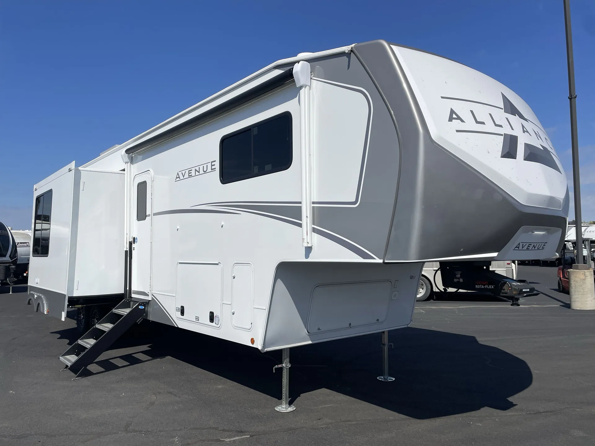 2026 Alliance RV Avenue 38DBL - Photo 2
