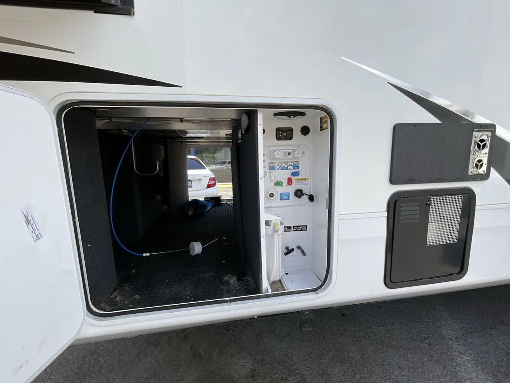 2022 Jayco North Point 380RKGS, Photos photo 14
