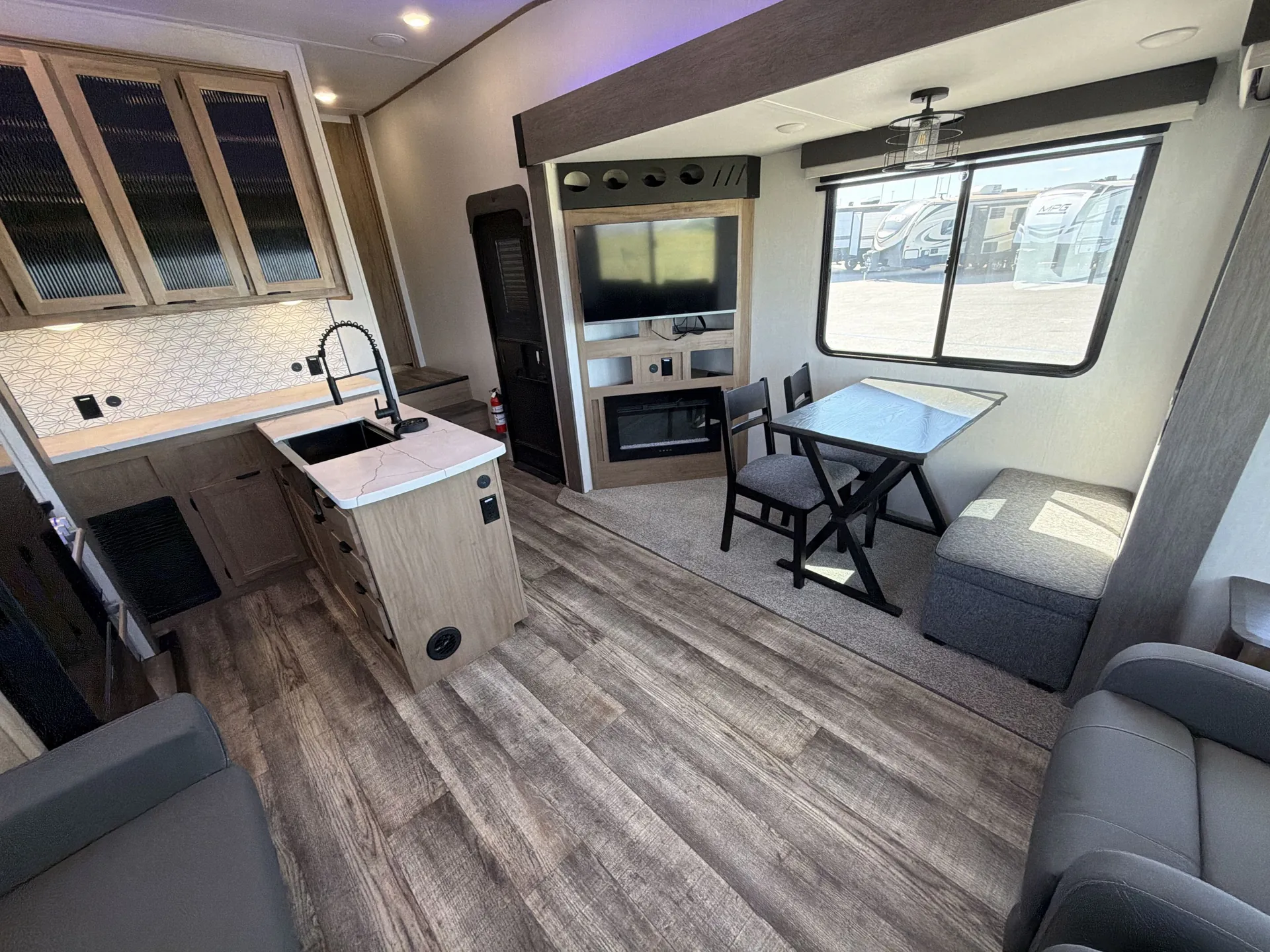 2024 Forest River Arctic Wolf 27SGS — living area main