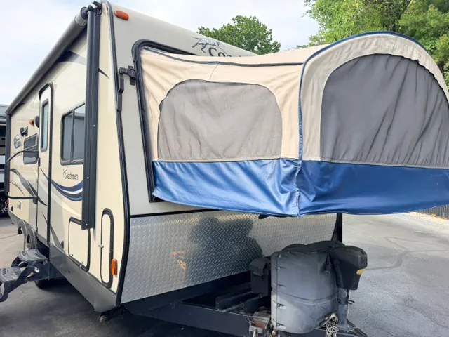 2016 Coachmen Freedom Express Ultra Lite 23 TQX - Photo 2