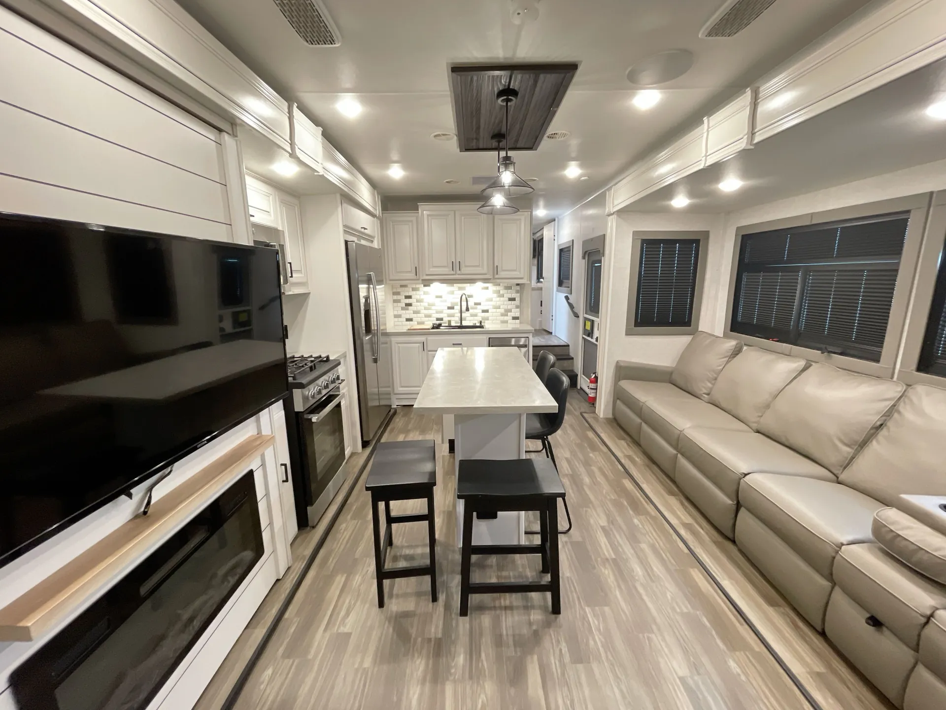 2024 Highland Ridge Open Range 3X 390TBS — living area main
