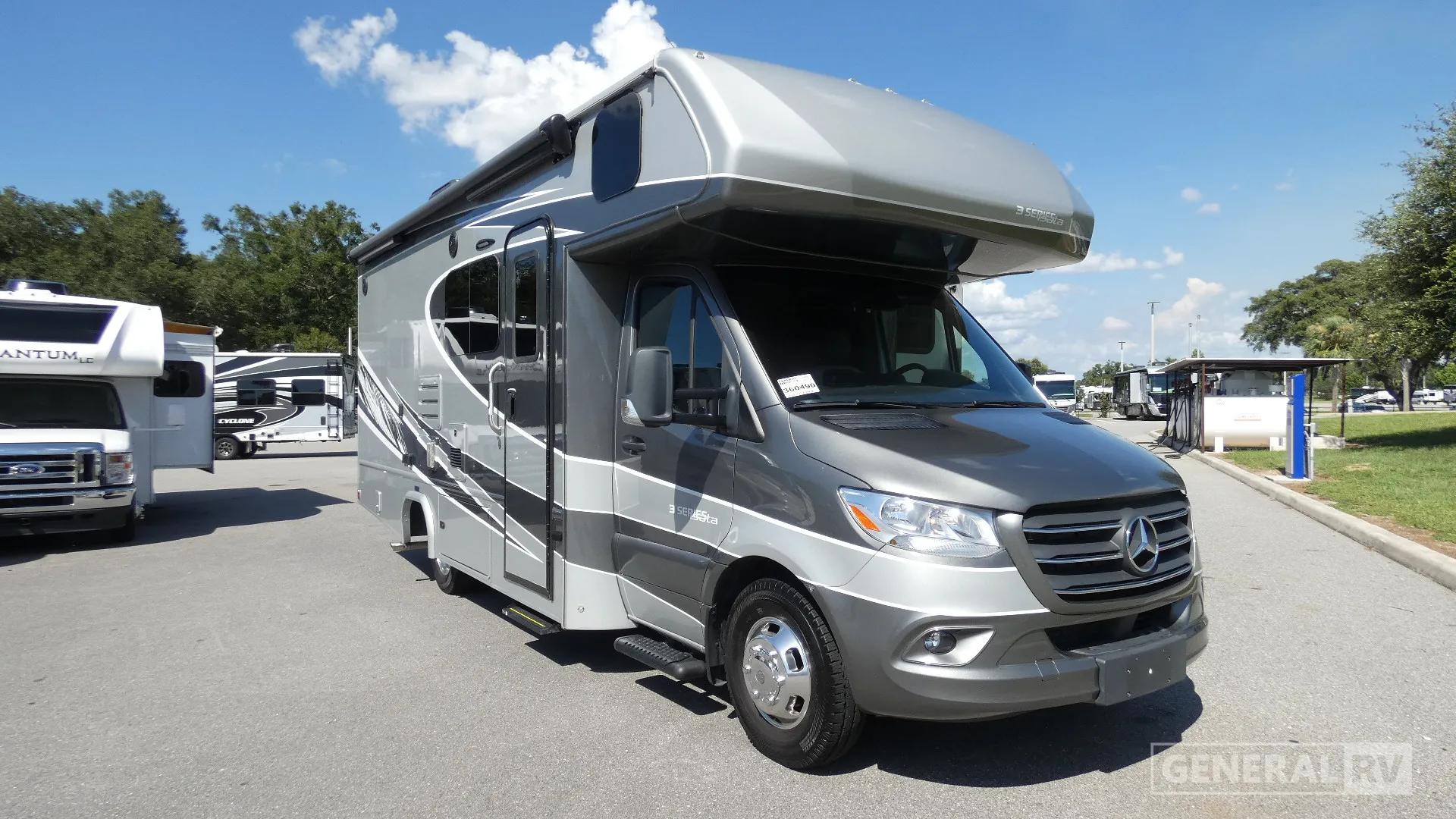 2022 Dynamax Isata 3 24FW - Photo 2