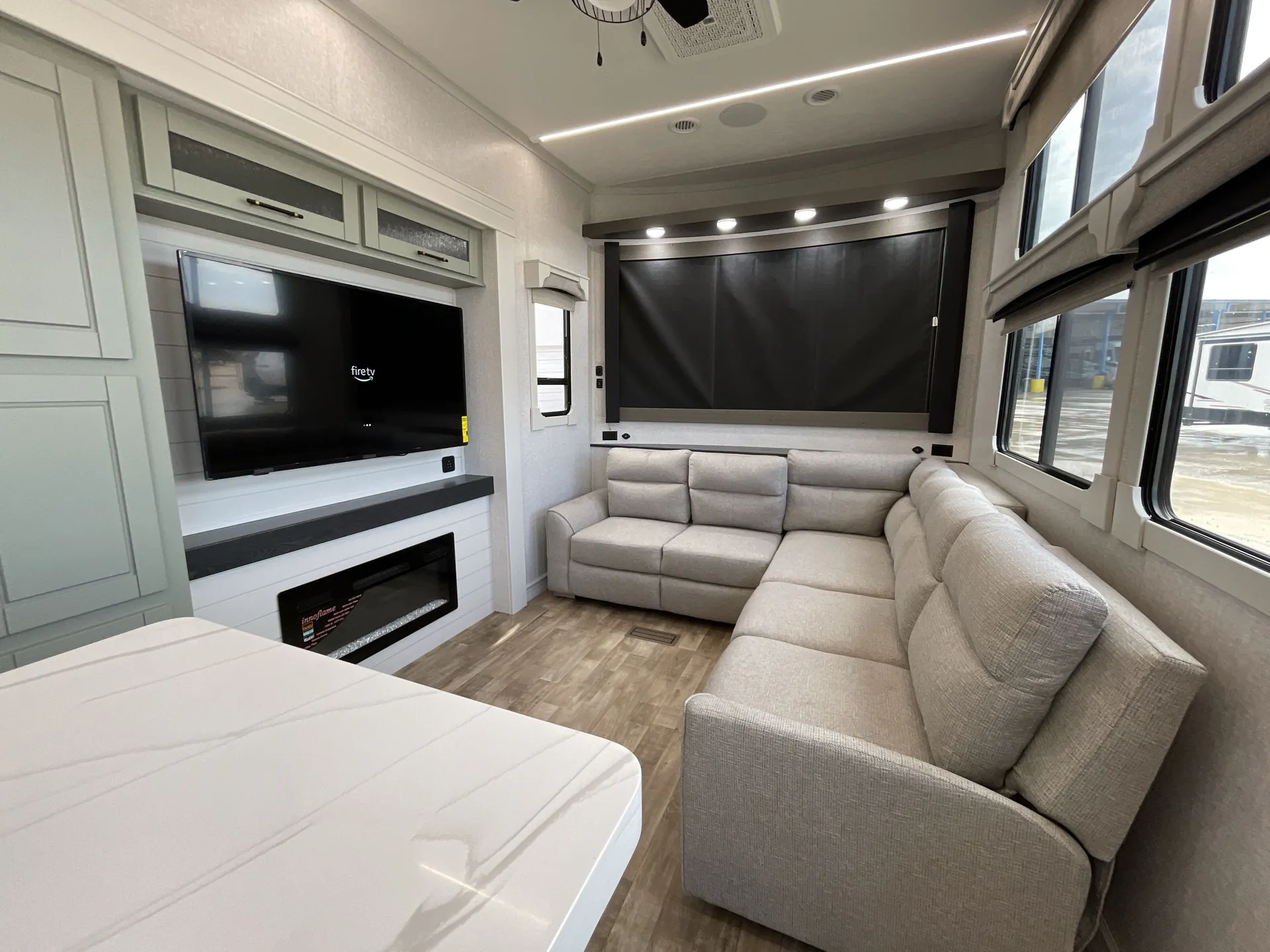 2025 crossroads Redwood 3951BAM — living area main