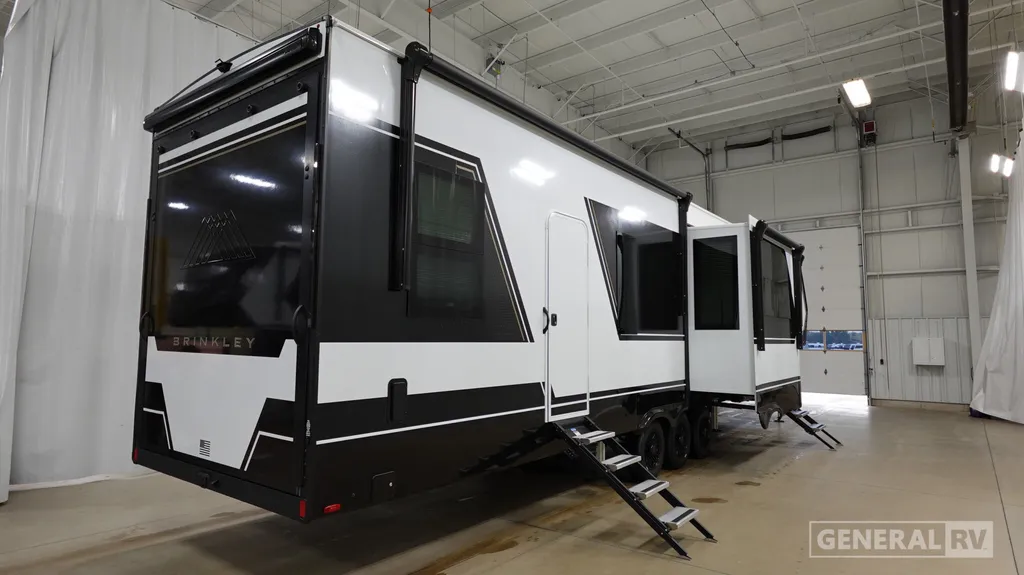 2026 Brinkley Model G 4000, Photos photo 7
