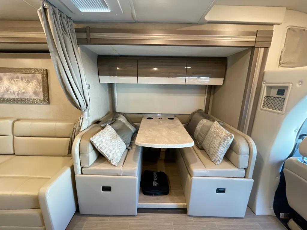 2023 Thor Motor Coach Tiburon 24FB, Photos photo 2