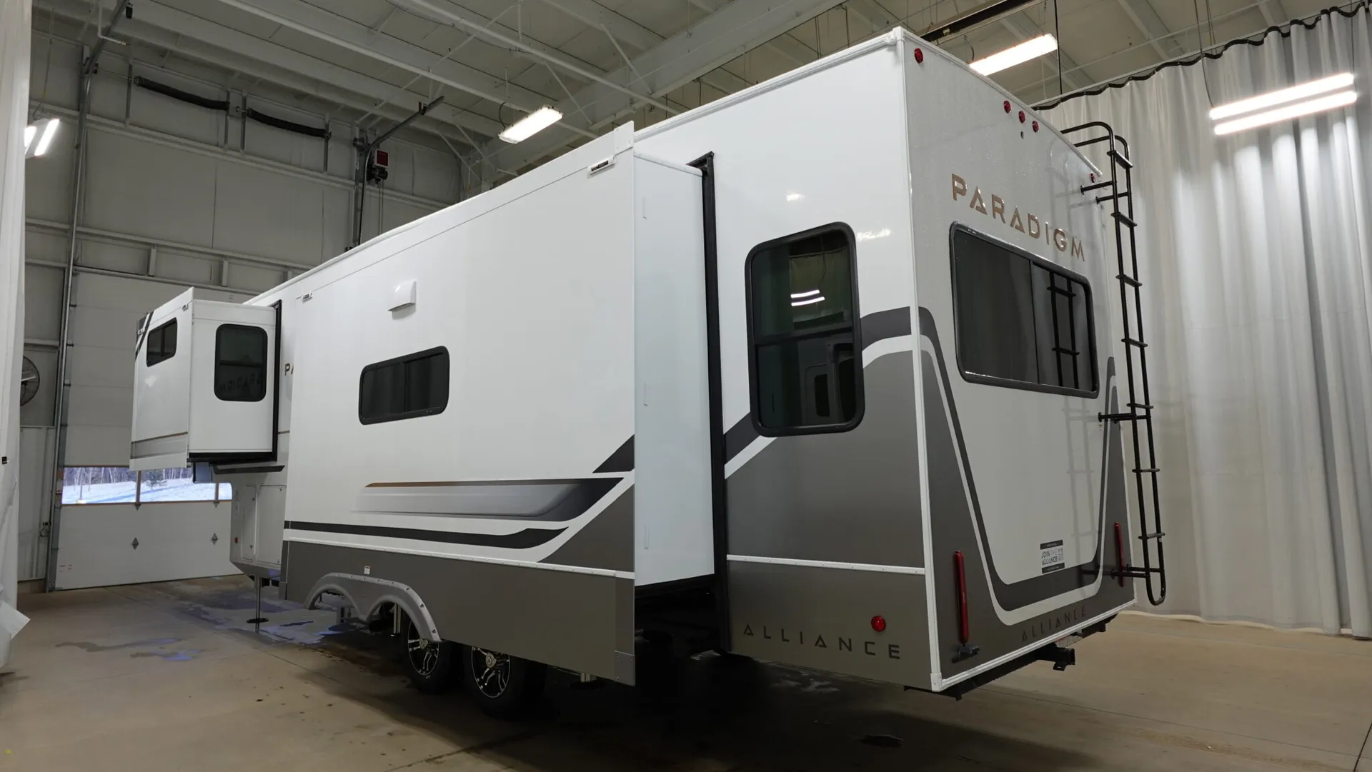 2026 Alliance RV Paradigm 310RL - Photo 4
