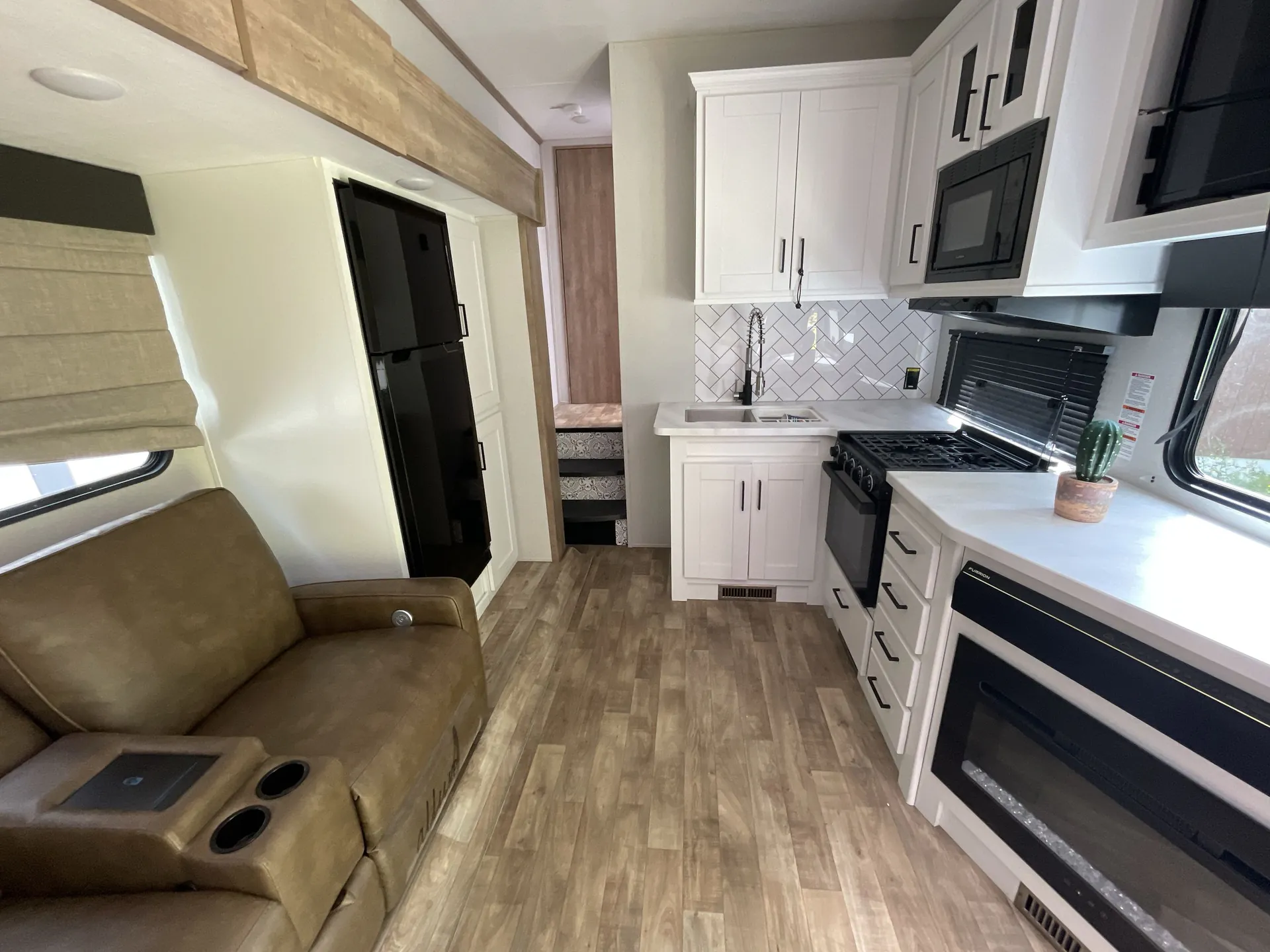 2023 Keystone Arcadia Super Lite 293SLRD — living area main