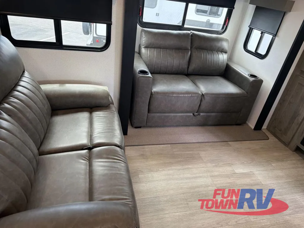 2027 Forest River Solaire 3060RKTS, Photos photo 18
