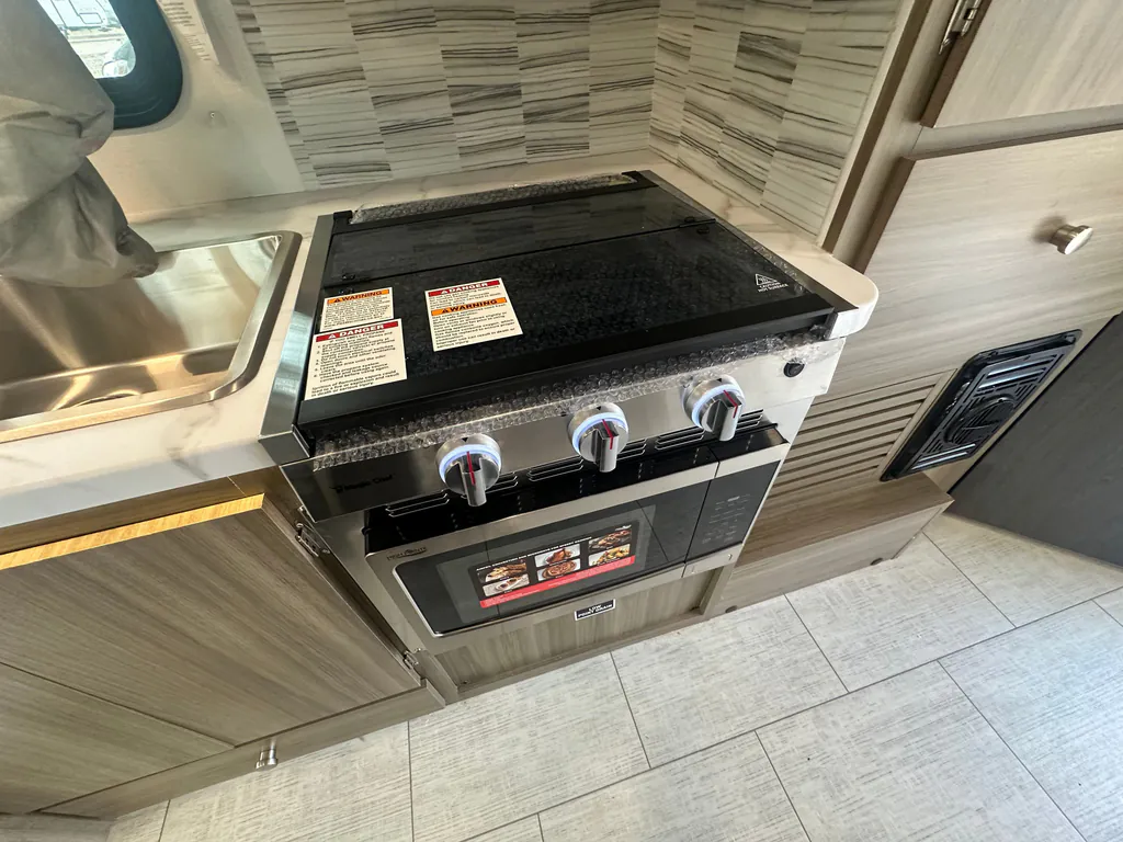 2026 Coachmen Freelander 22XG, Photos photo 38