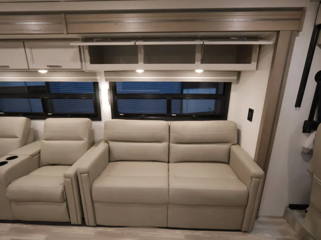 2027 Thor Motor Coach Windsport 36H, Photos photo 17