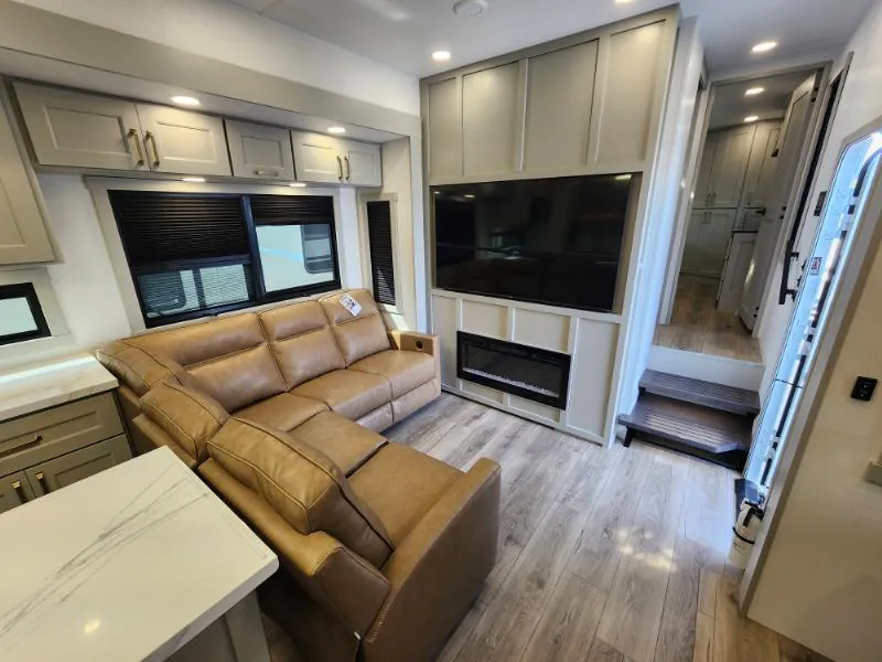 2026 Brinkley Model G 3970, Photos photo 15