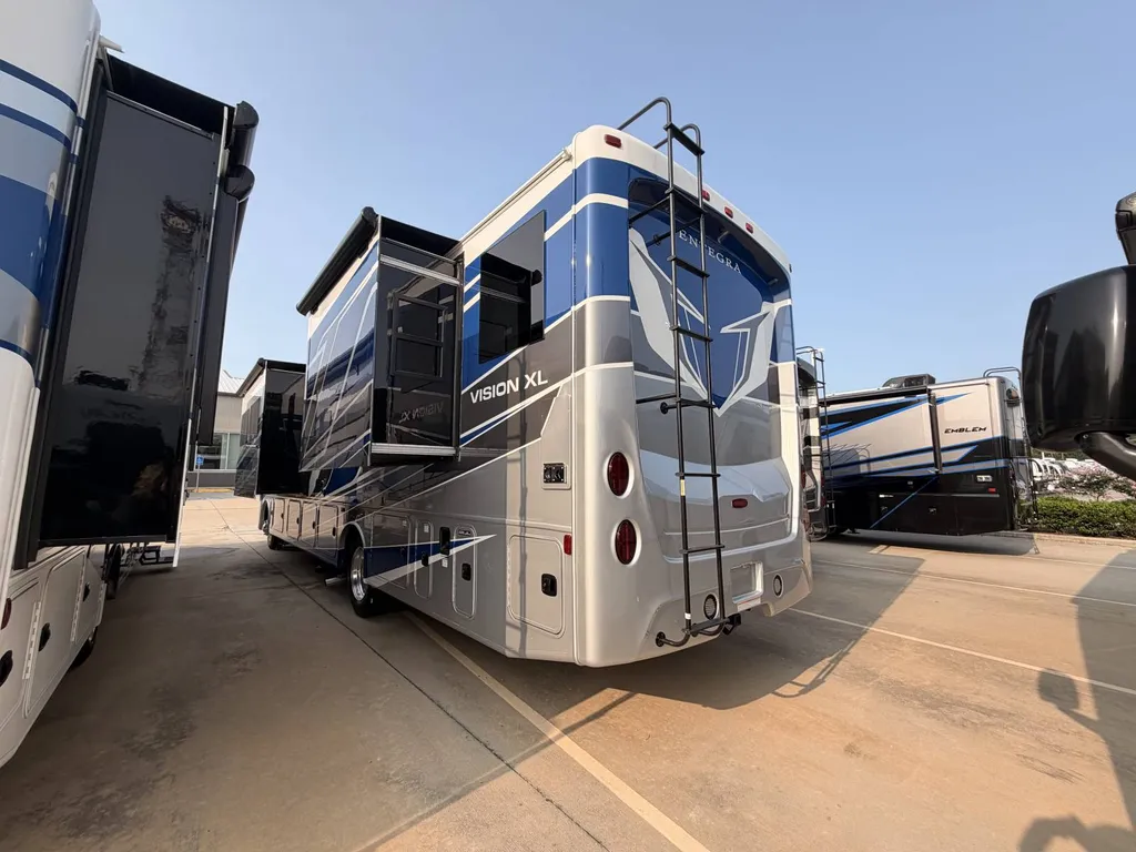 2027 Entegra Coach Vision XL 36C, Photos photo 2