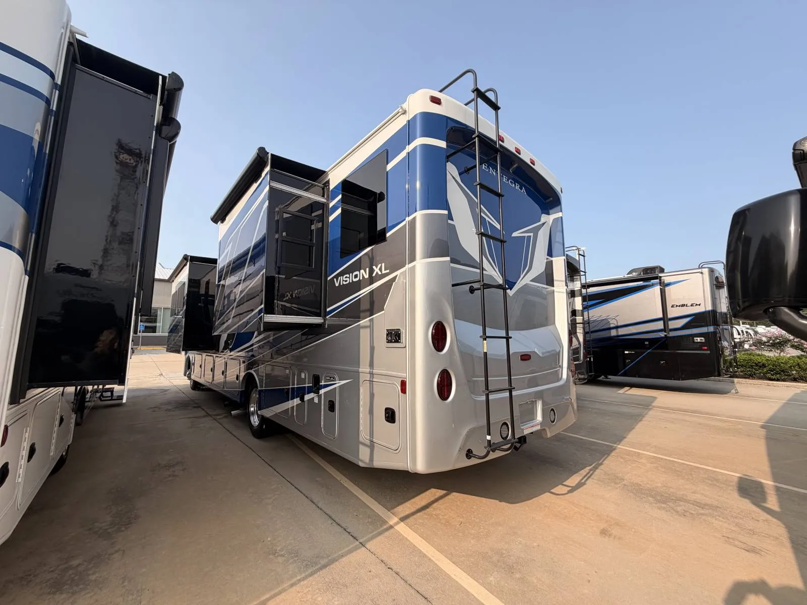 2027 Entegra Coach Vision XL 36C - Photo 3