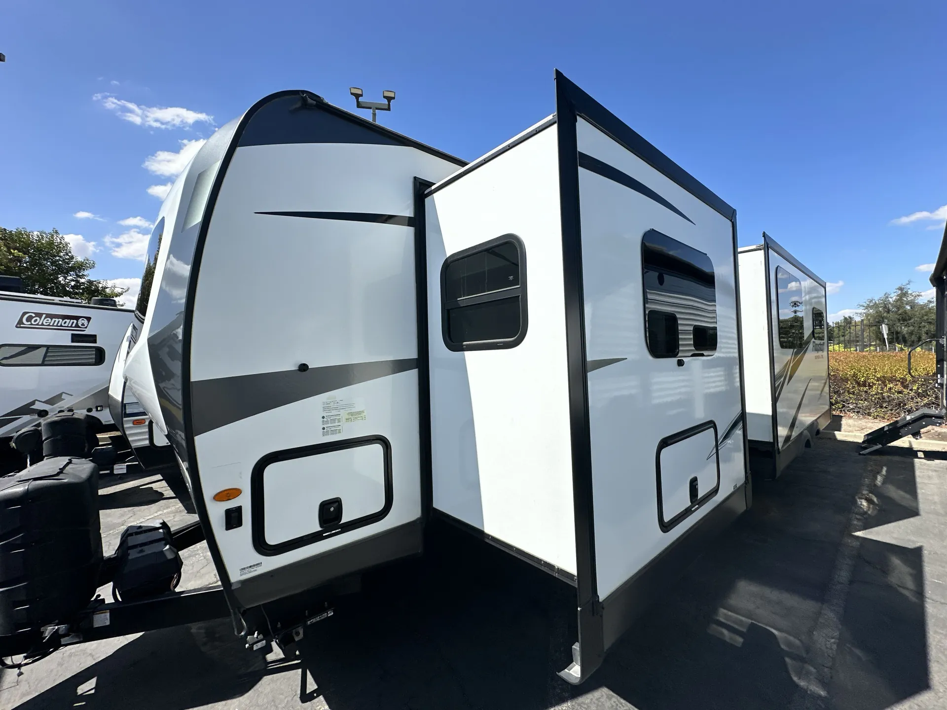 2022 Forest River Flagstaff Super Lite 29RBS — off campside