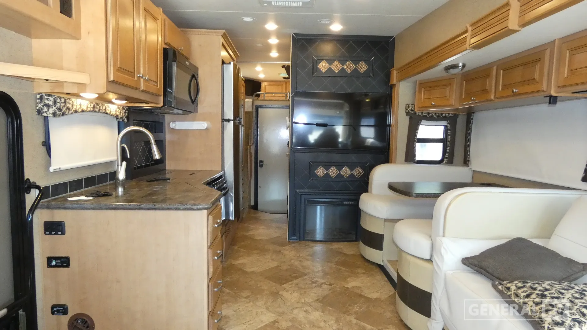 2016 Thor Motor Coach Outlaw 37LS - Photo 3