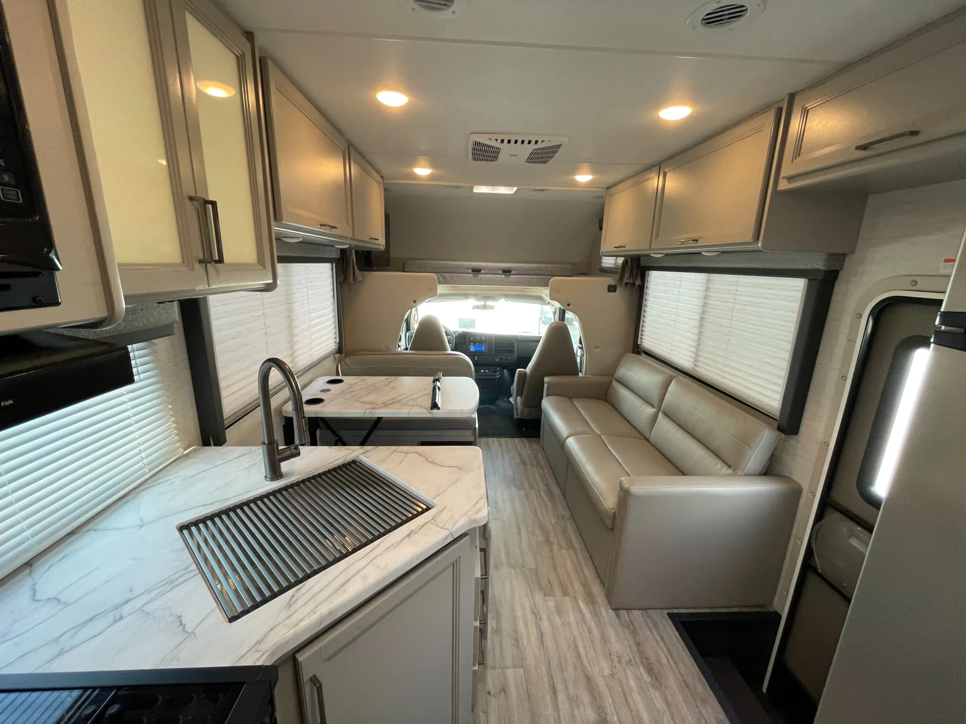 2025 Thor Motor Coach Coleman 28AM - Photo 3