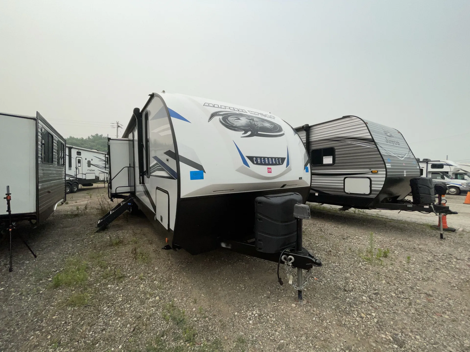 2021 Forest River Cherokee Alpha Wolf 33BH-L - Photo 2