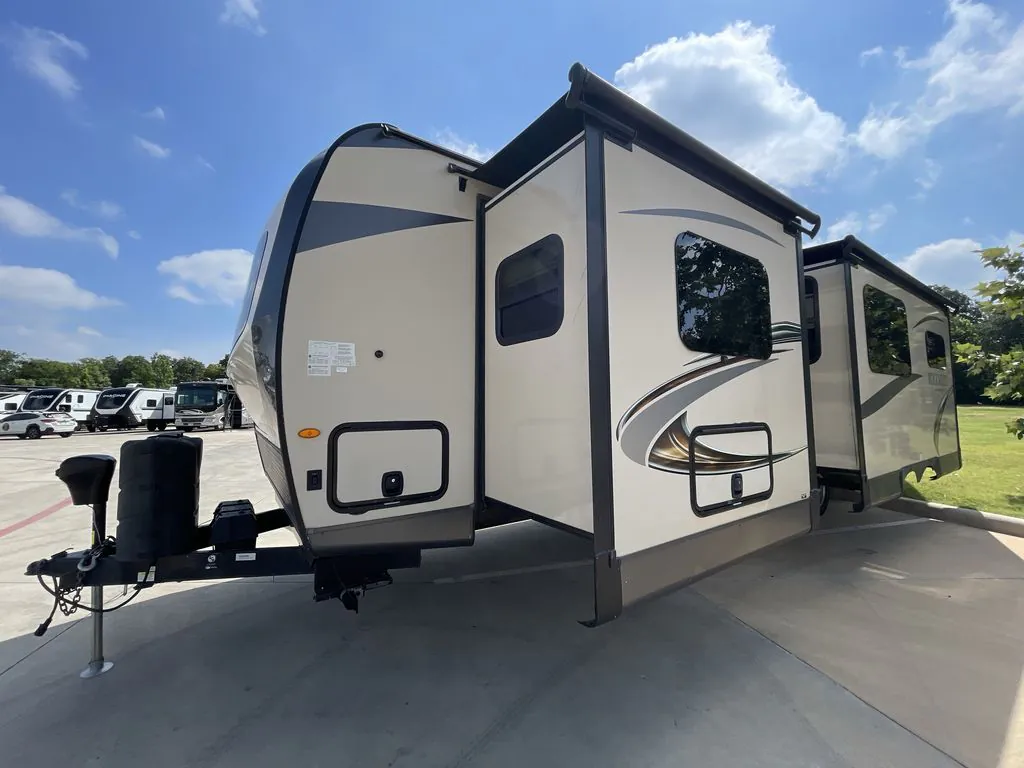 2019 Forest River Rockwood Ultra Lite 2912BS - Photo 3