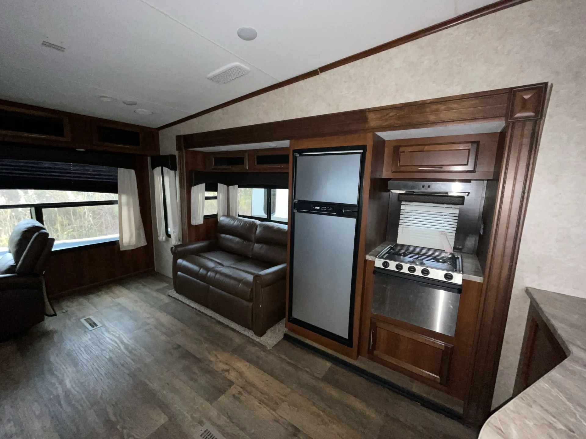 2018 Jayco Eagle Ht 275RLTS - Photo 2