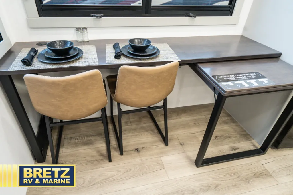 2026 Brinkley Model G 3950, Dining area photo 2