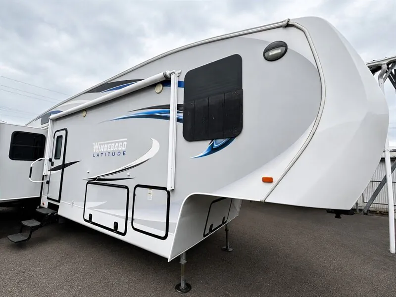 2016 Winnebago Latitude 34RG - Photo 2