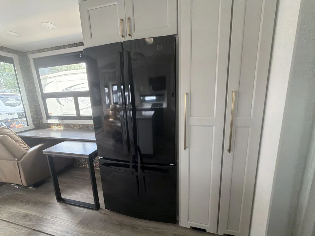 2025 Brinkley Model G 3950, Photos photo 7