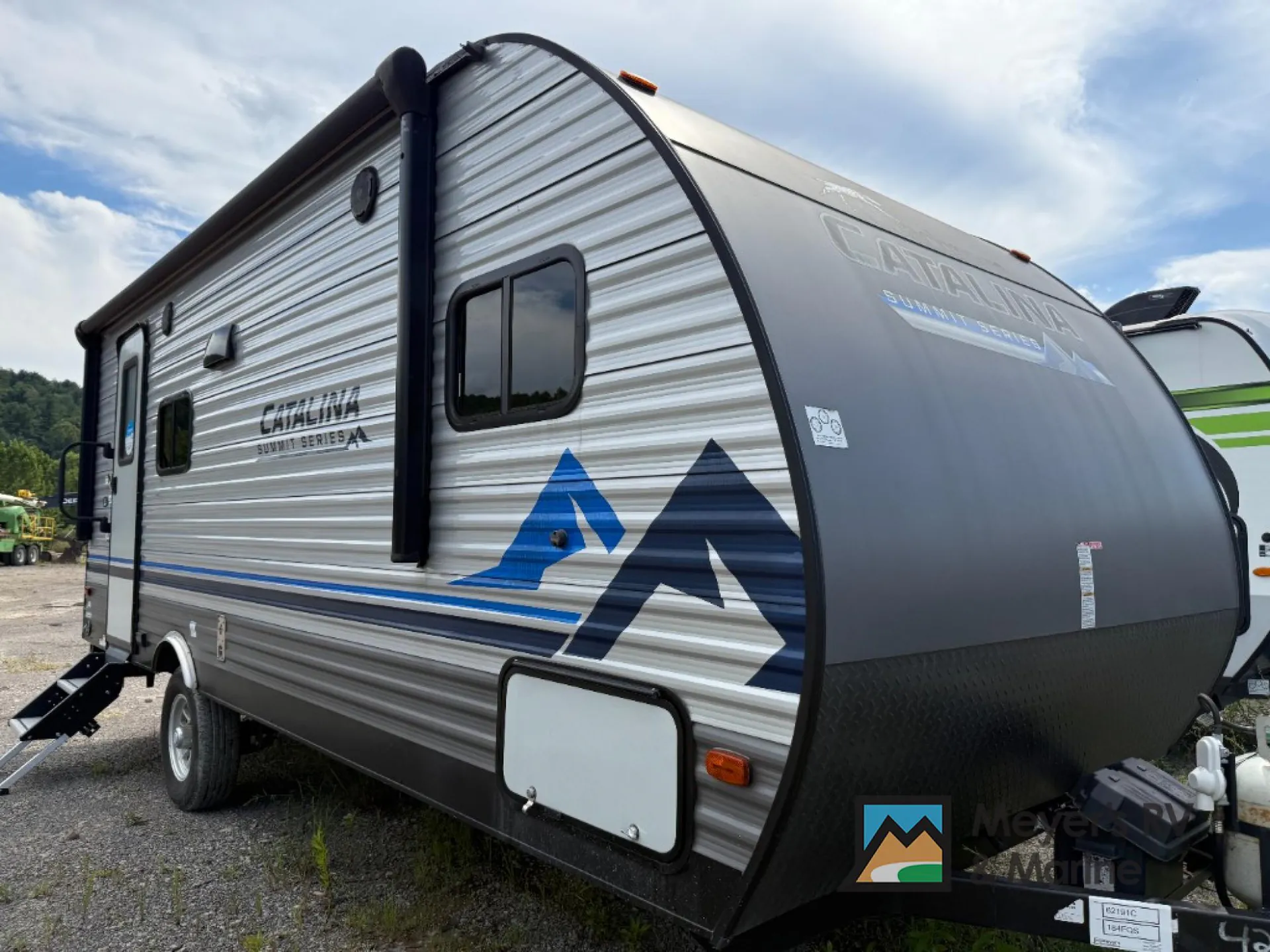 2022 Coachmen RV CATALINA-SUMMIT 184FQS - Photo 2