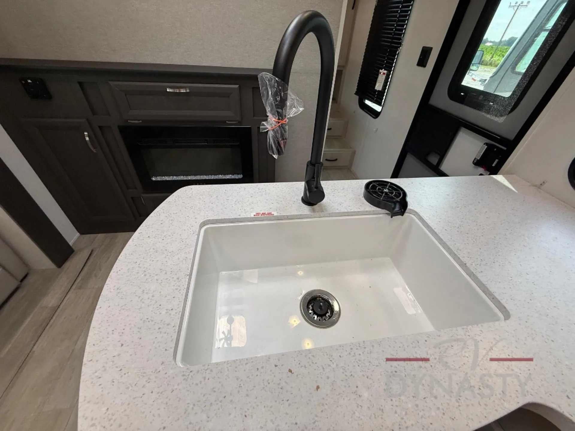 2027 Coachmen Catalina Legacy Edition 333DBDSCK - Photo 3