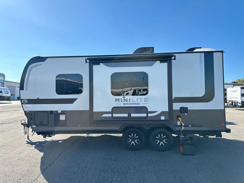 2027 Forest River Rockwood Mini Lite 2109S, Photos photo 6