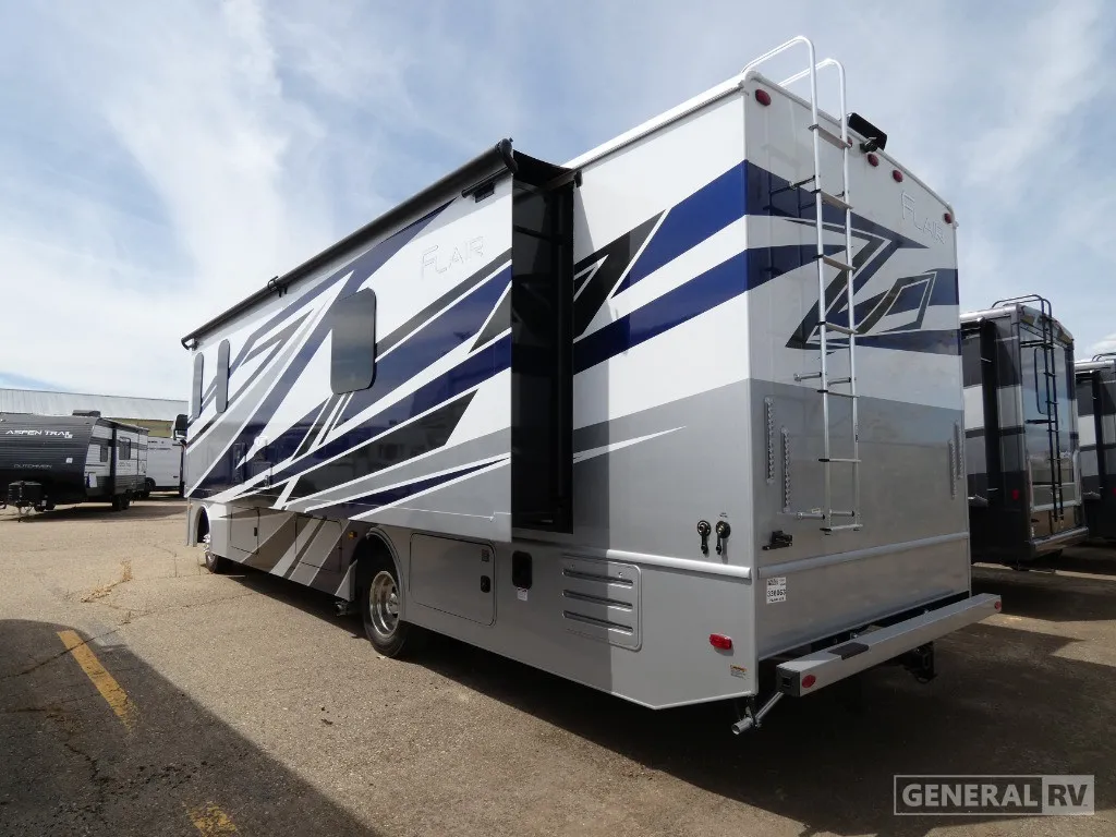 2026 Fleetwood Flair 32S - Photo 4