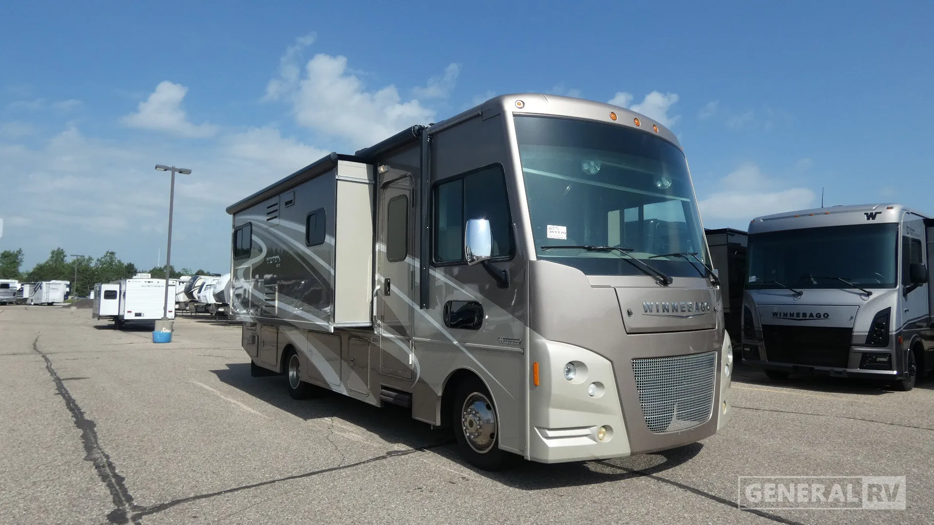 2016 Winnebago Vista LX 27N - Photo 2
